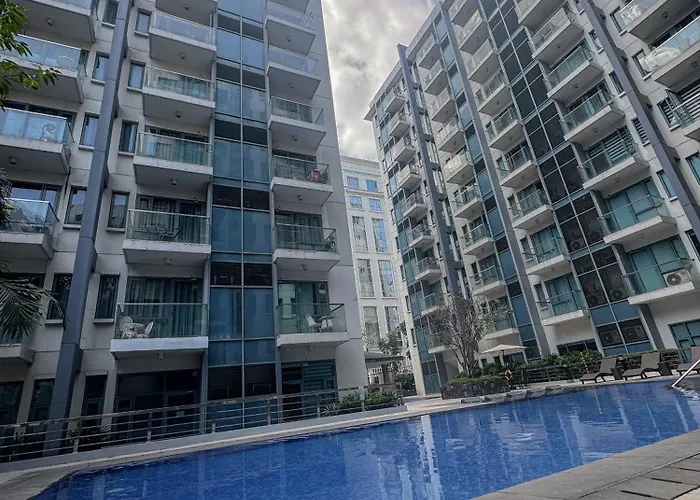 Aparthotel Staycation Across Naia Terminal 3 4*